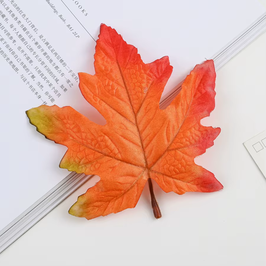 Plantes artificielles en soie de haute qualité, feuille d'érable, décoration de fête d'halloween et