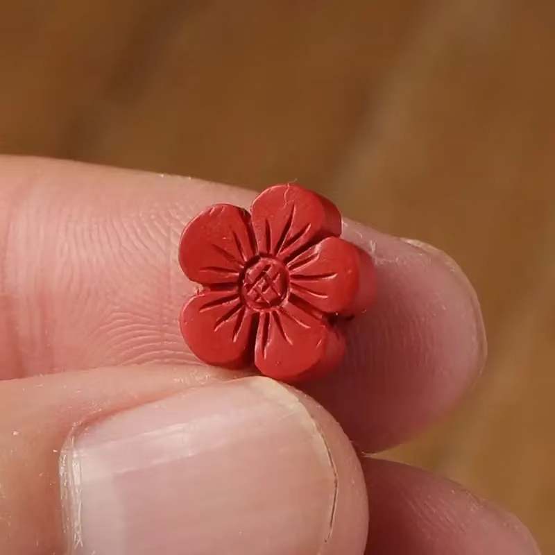 Fleur de prunier de cinabre naturelle, perle dispersée, fleur à cinq pétales