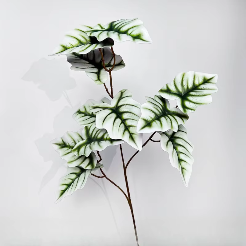 10 pièces de feuilles artificielles en plastique à 3 branches en forme de fer à cheval, plante verte