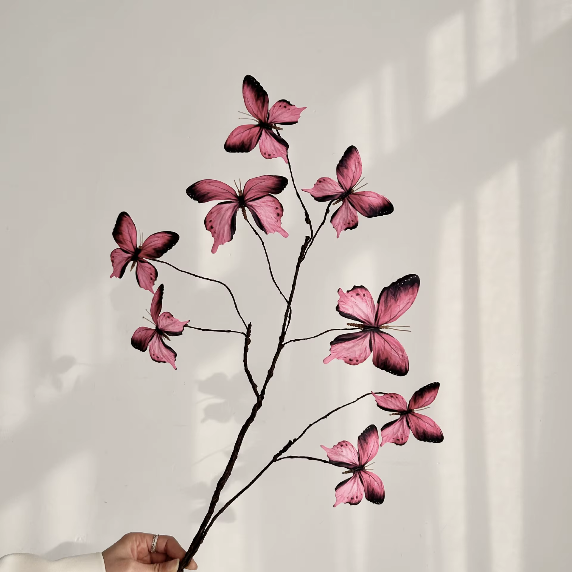 Fleurs papillon artificielles de 27.6 pouces, avec Branches séchées, Faux Arrangement Floral pour dé