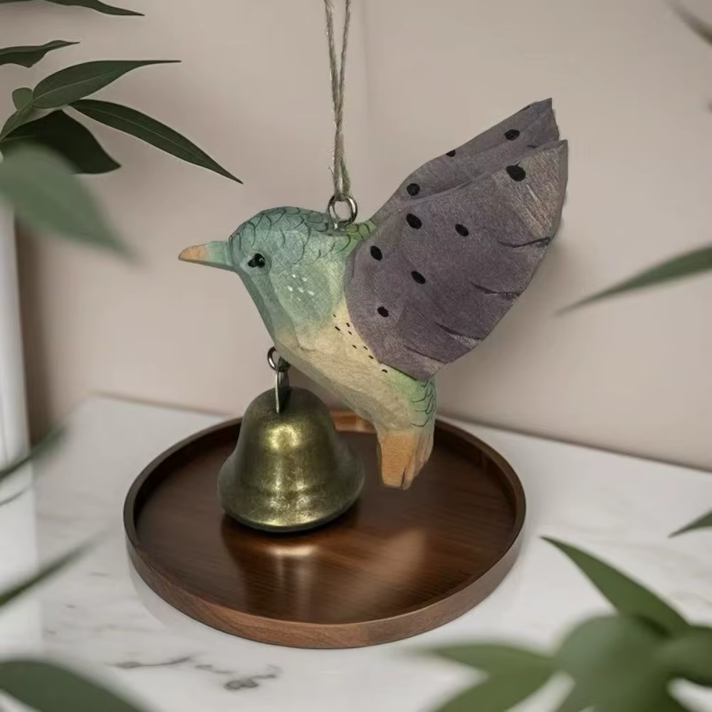 Figurine d'oiseau colibri sculptée à la main en bois avec clochette, pendentif carillon éolien en bo