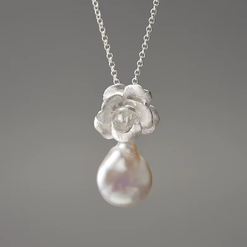 Lotus Fun – collier avec pendentif en forme de fleur de camélia pour femmes, perles baroques naturel