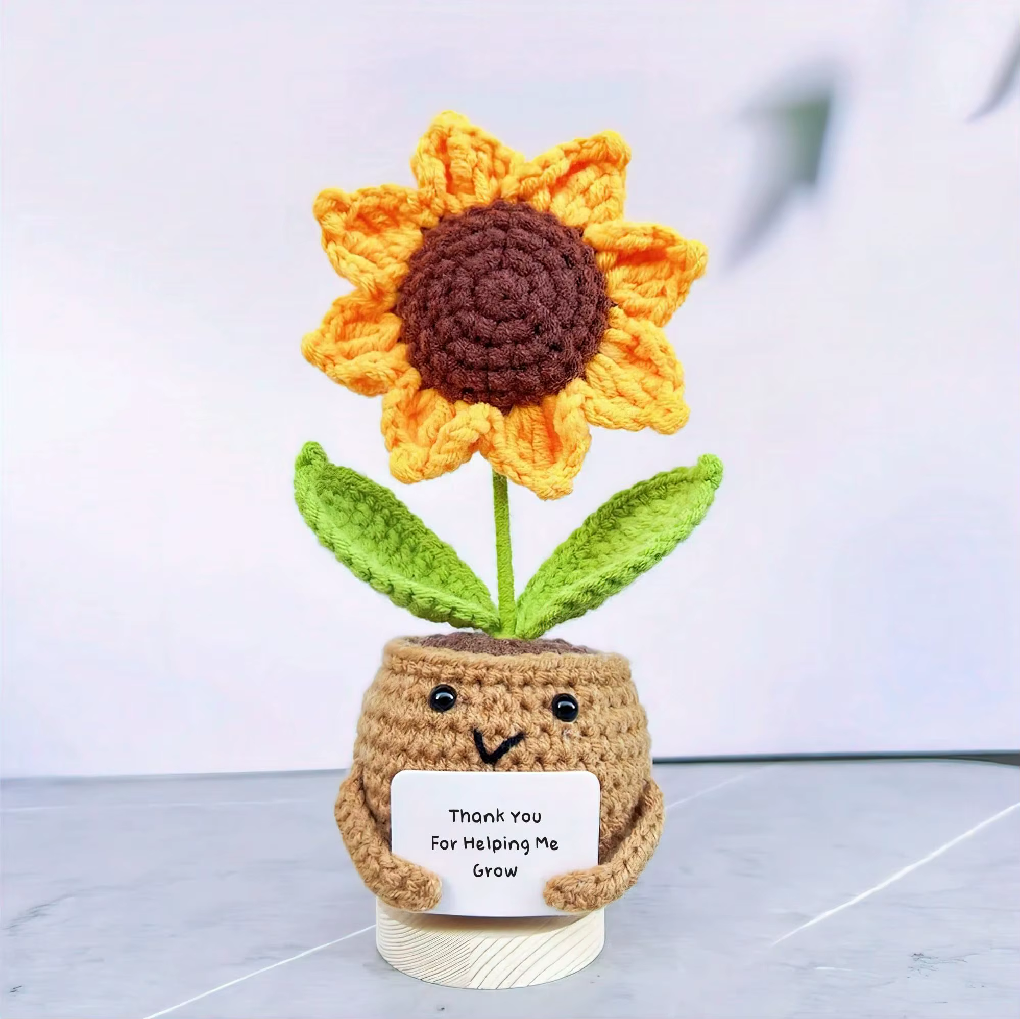 1 pièce de plante de tournesol au crochet en pot, mini ornement de bureau fait main mignon et émotio