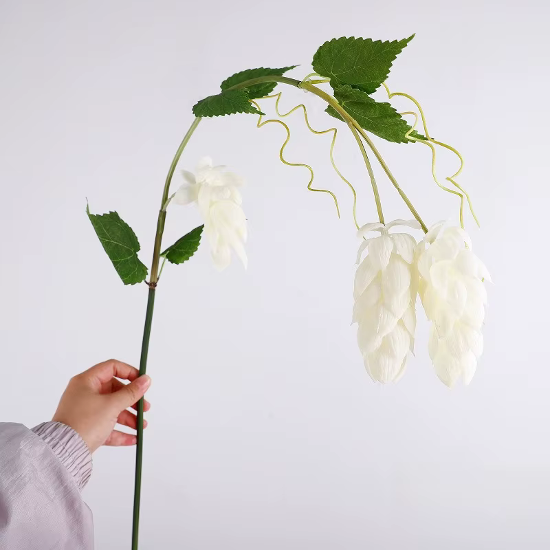 4 pièces de plantes artificielles suspendues à 3 têtes, type Virginia Creeper, toucher réel, fleurs 