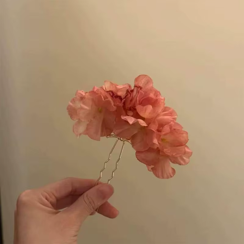 Épingle à cheveux délicate en forme de muguet, accessoire floral pour mariée, idéal pour les photos 