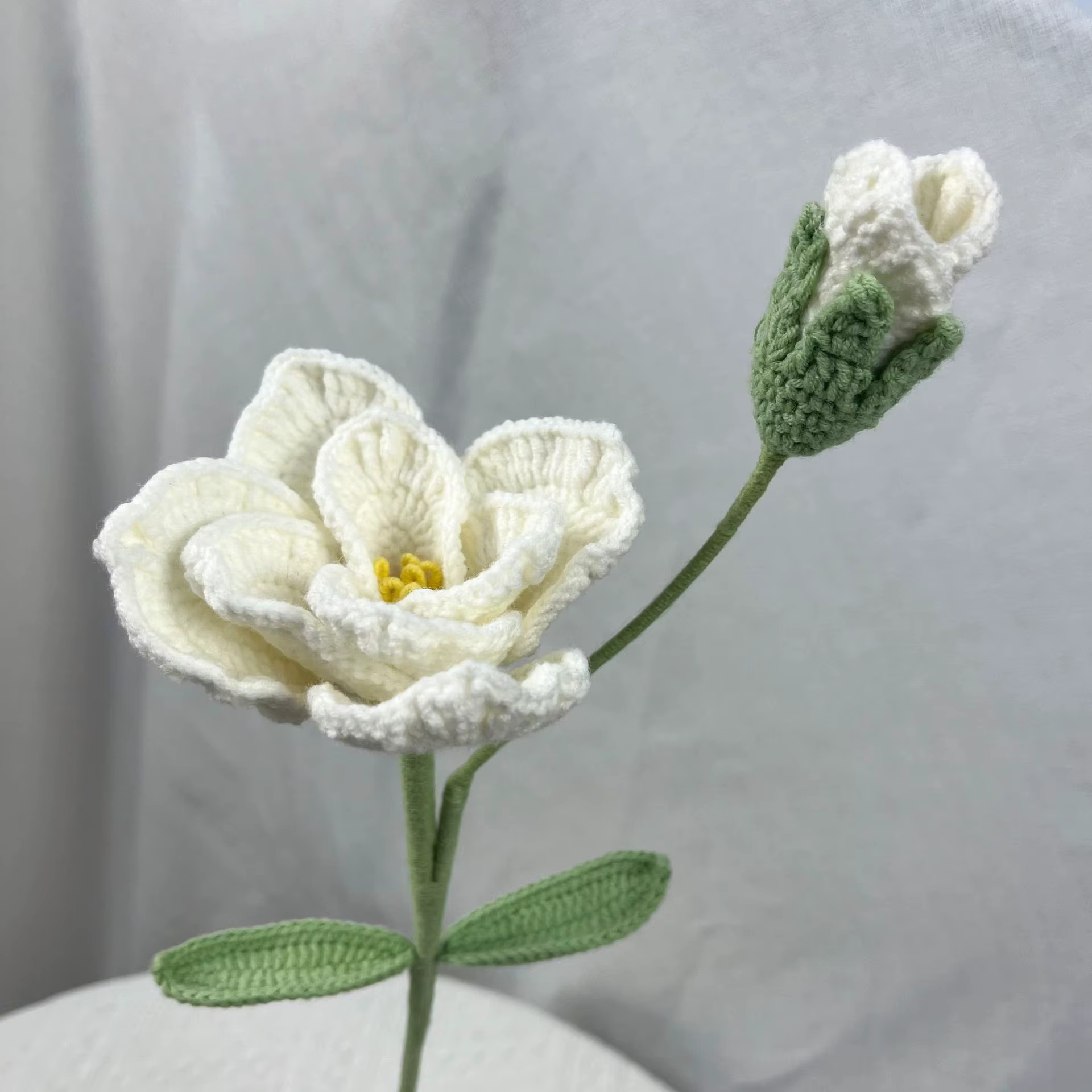 Bouquet tricoté de fil, Campanula grandiflorum, fleurs tricotées, cadeaux d'anniversaire et de Noël,