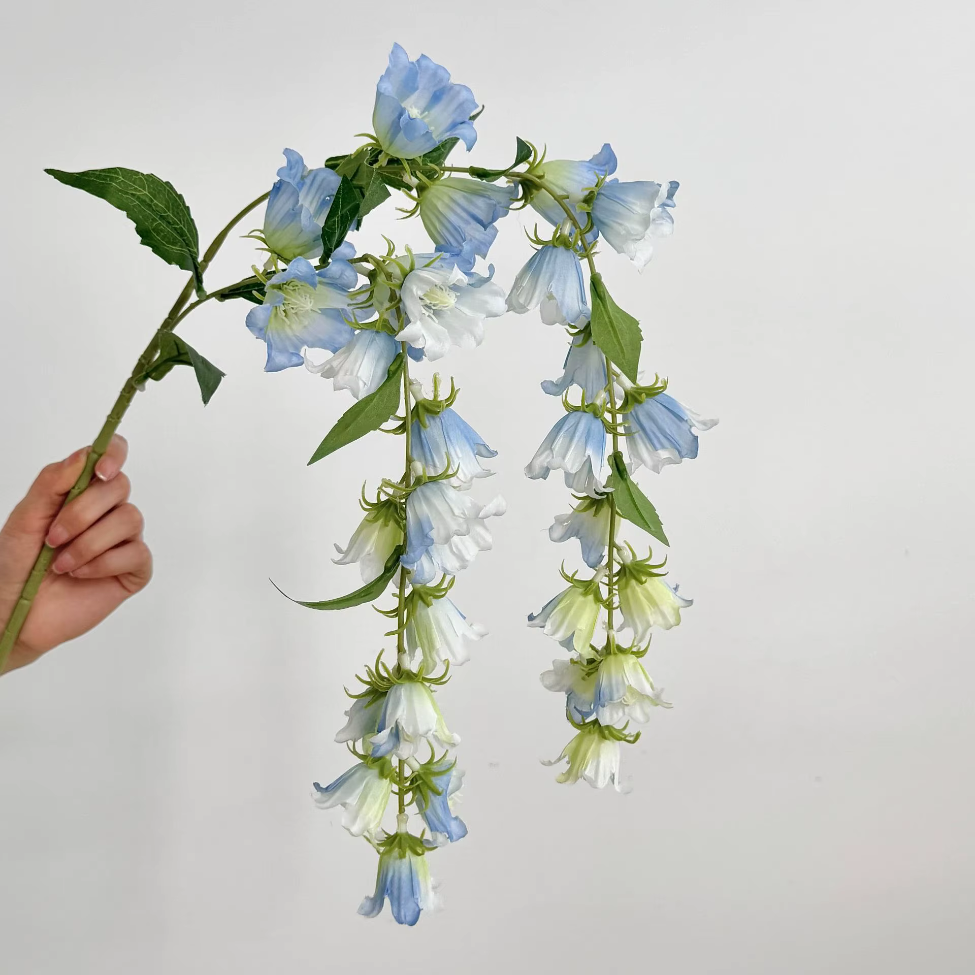 Bellflower suspendu artificiel réaliste et Windflower, choix supérieur pour salle de mariage, plafon