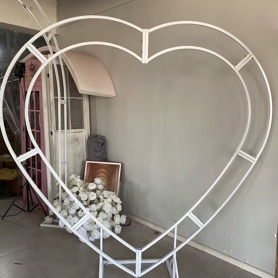 Support de fleur en forme de coeur