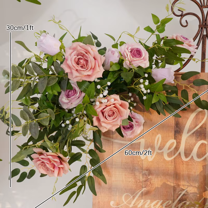 Arrangement de fleurs d'angle suspendu, Rose poussiéreux, souffle de bébé, feuille verte, cadre d'ar