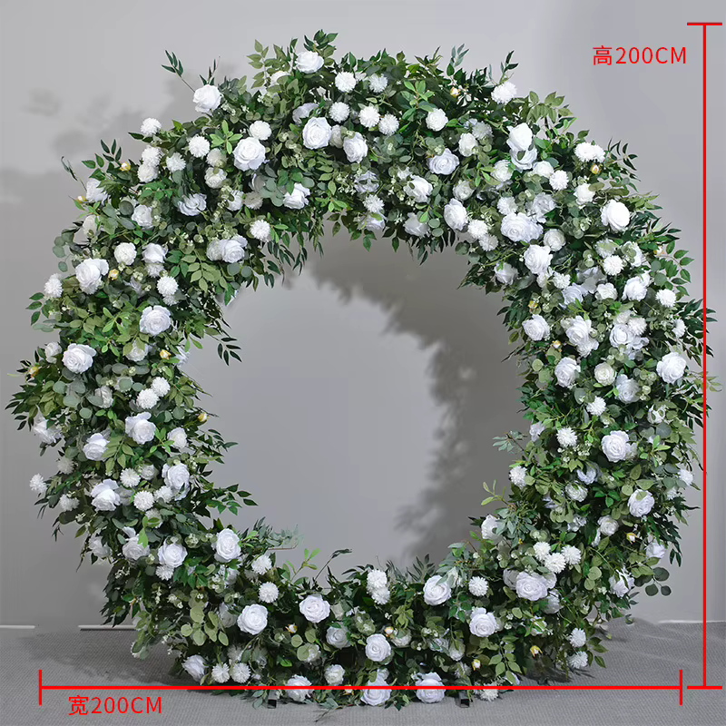Support rond en métal pour fleurs artificielles vertes, idéal pour les mariages et événements.