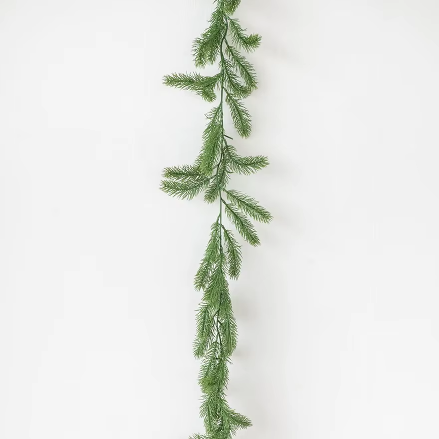 Plantes artificielles, aiguille de pin vert, vigne, décor d'arbre de noël, cour extérieure, Festival