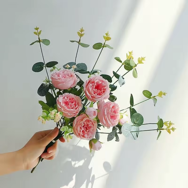 Fleurs artificielles de pivoine de 17 pouces avec Eucalyptus, Arrangement de décoration de Table pou