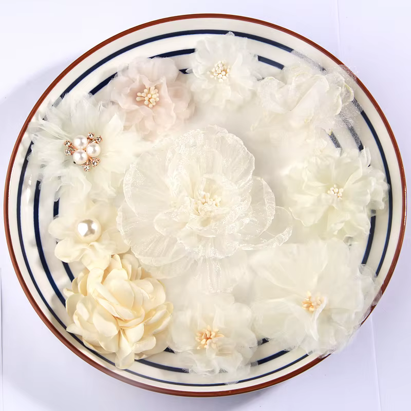 Ensemble de 10 styles mixtes de la série crème, fleurs en tissu mousseline de soie pour Invitation d