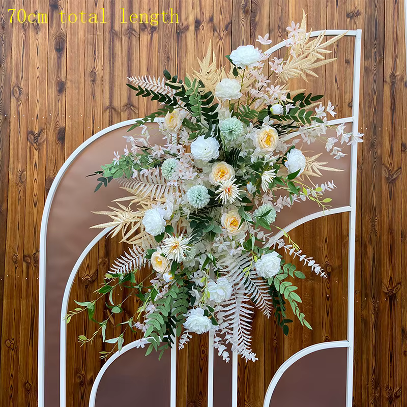 Centres de table d'arrangement de fleurs, boule de fleurs, décor de rangée de fleurs en triangle, to