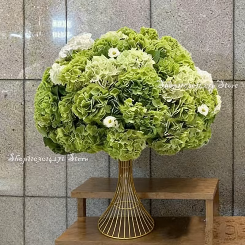 Hortensia vert mariage toile de fond arc fleur coureur KT conseil décor rangée florale fleurs boule 