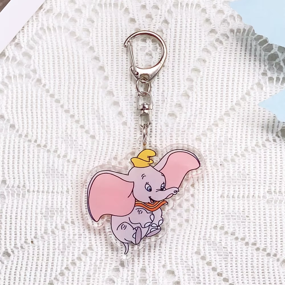 Porte-clés en acrylique Disney Dumbo, accessoires amusants, cadeaux pour amis, breloques pour sacs d
