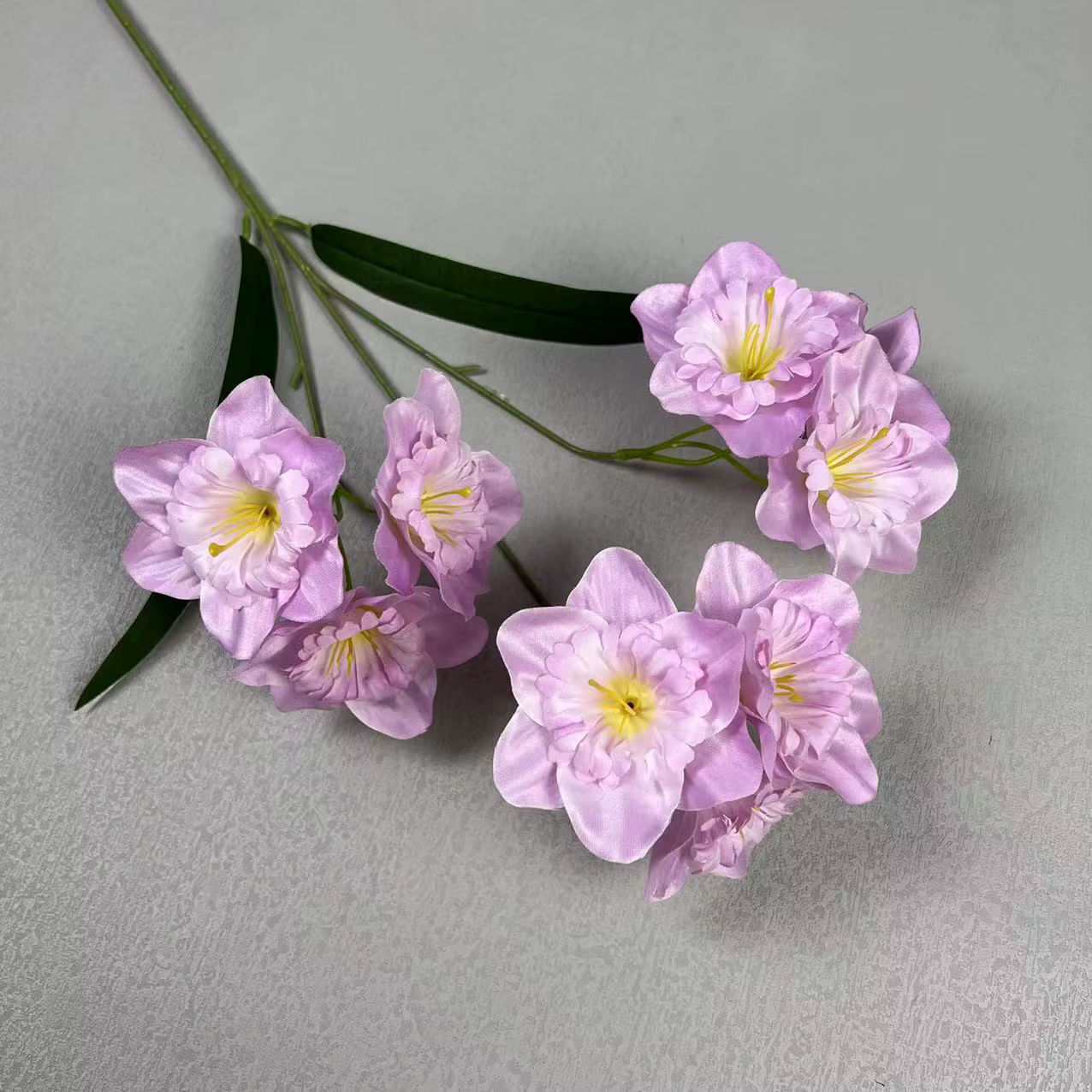 5pcs Fleur de jonquille artificielle avec branche longue en soie 9 têtes Plante de narcisse en soie