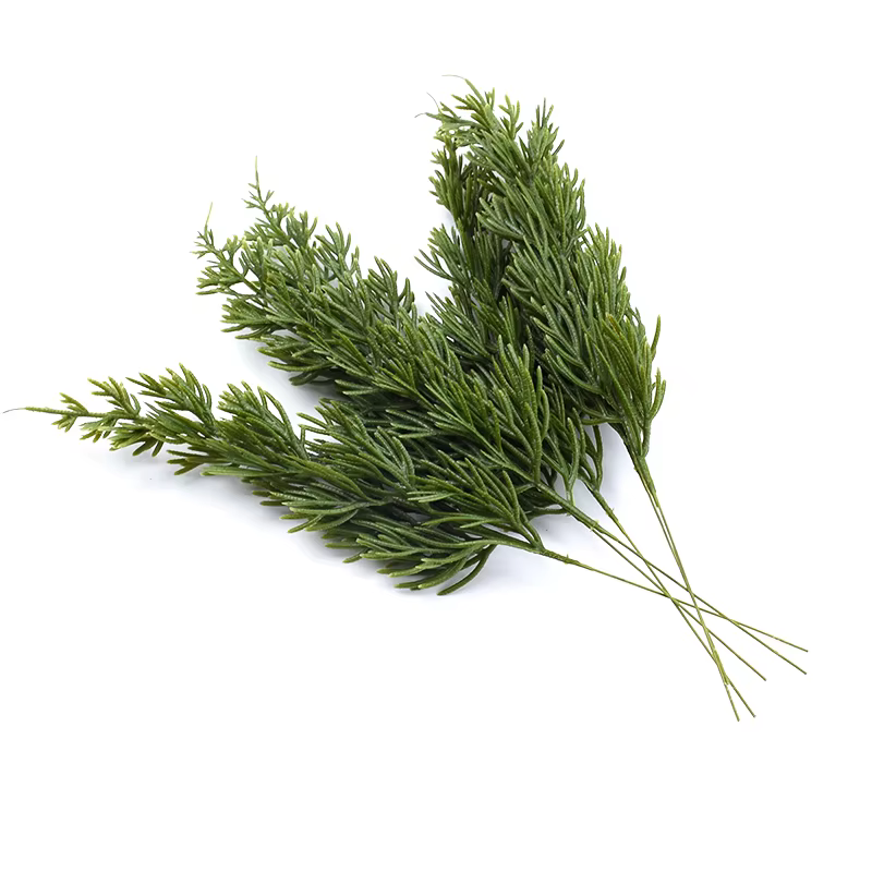 Plante artificielle de pin vert