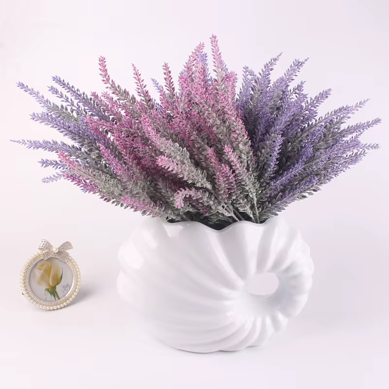 Fleur artificielle de lavande romantique