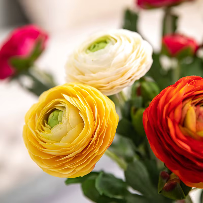 Tiges de fleurs artificielles de renoncule