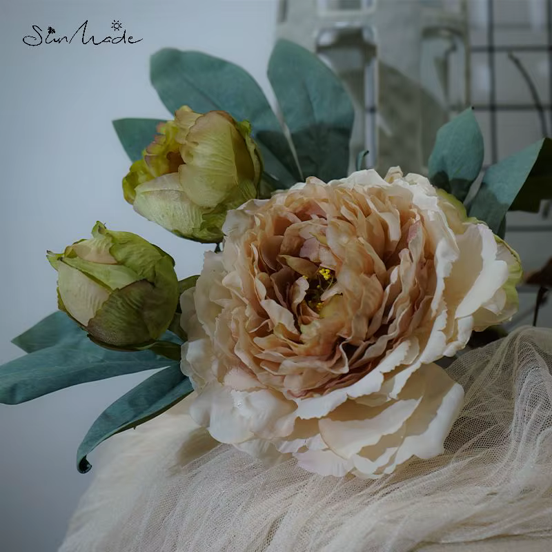 Grandes fleurs artificielles de pivoines blanches SunMade