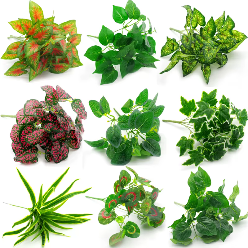 Plantes de fougère en plastique vert