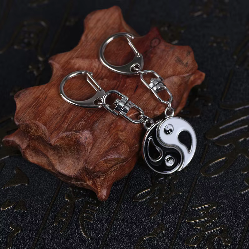Porte-clés DIY Meilleur Ami pour Femme et Homme, Pendentif Taiji Creux Noir et Blanc, Accessoires Breloques Porte-clés Couple, Bijoux Cadeau 2026