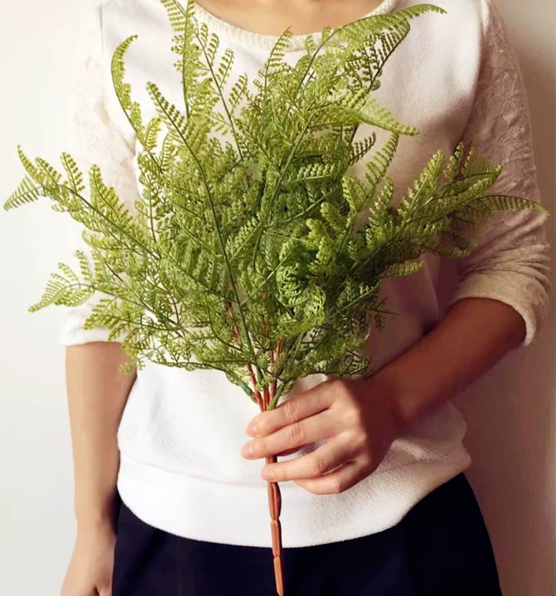 Bouquet de feuilles de fougère au toucher unique