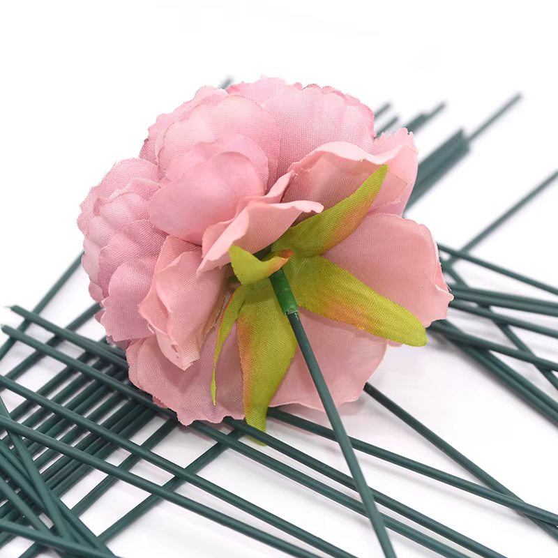 Tiges de fleurs artificielles vertes