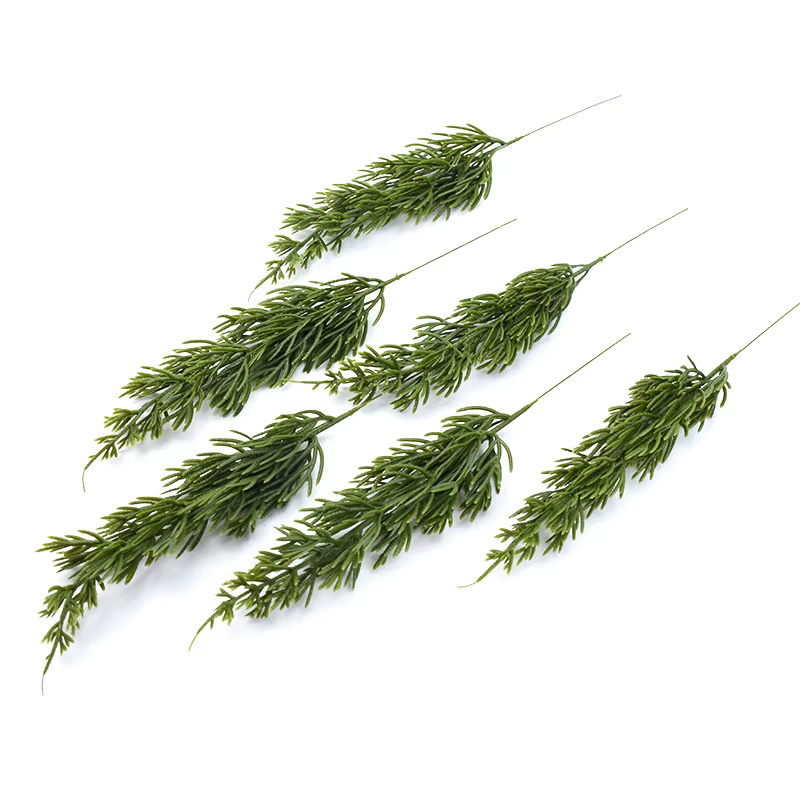 Plante artificielle de pin vert
