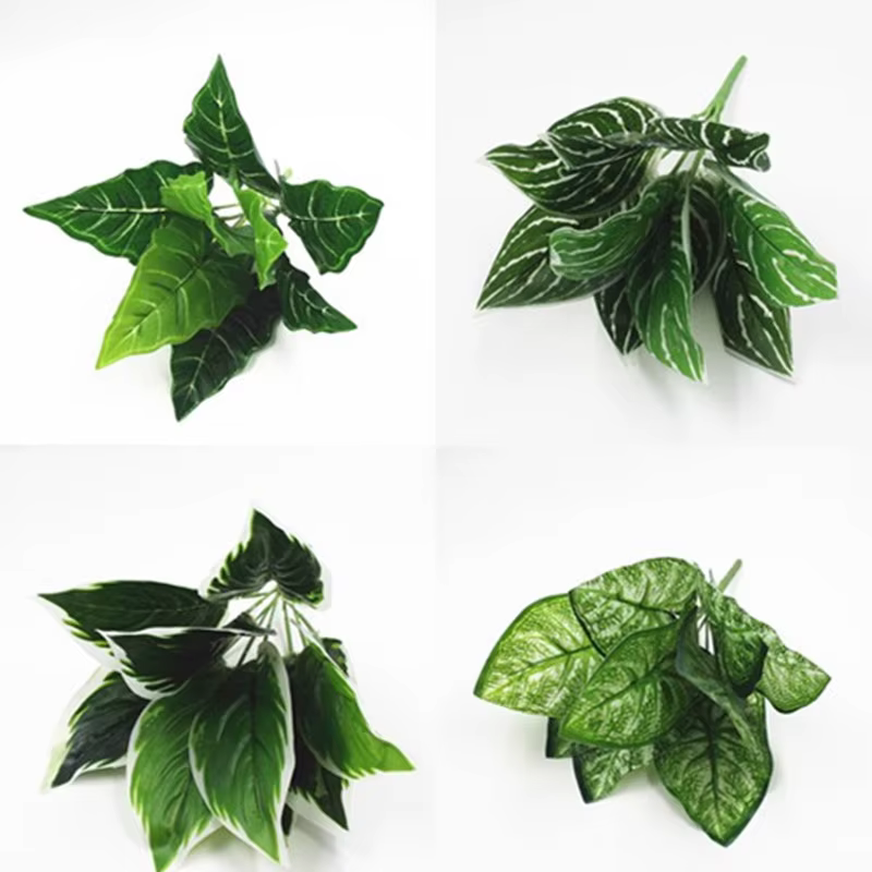 Plantes de fougère en plastique vert
