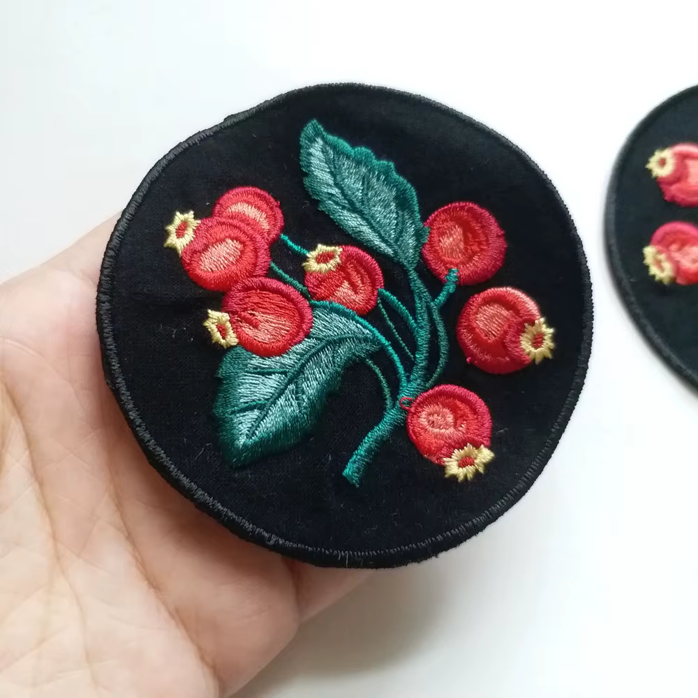 Patchs ronds brodés de fleurs à la mode pour vêtements