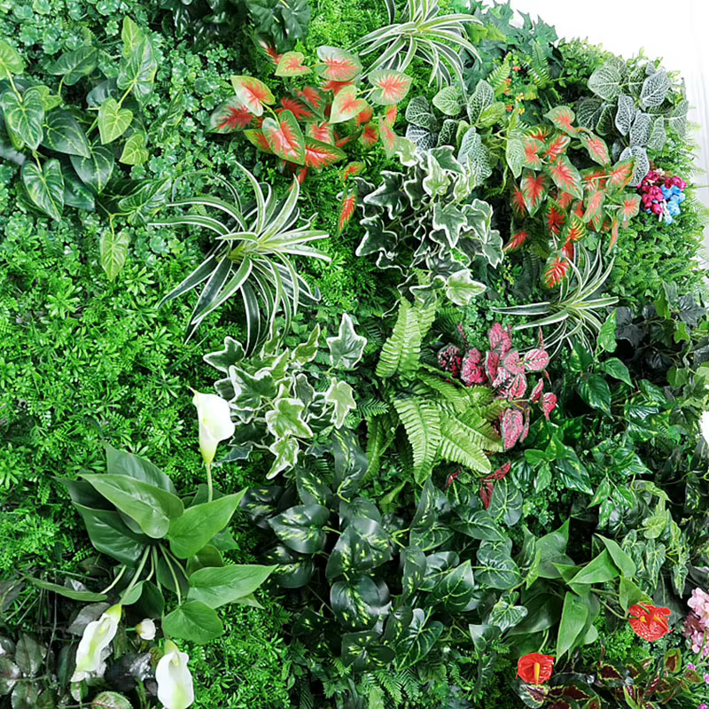 Plantes de fougère en plastique vert