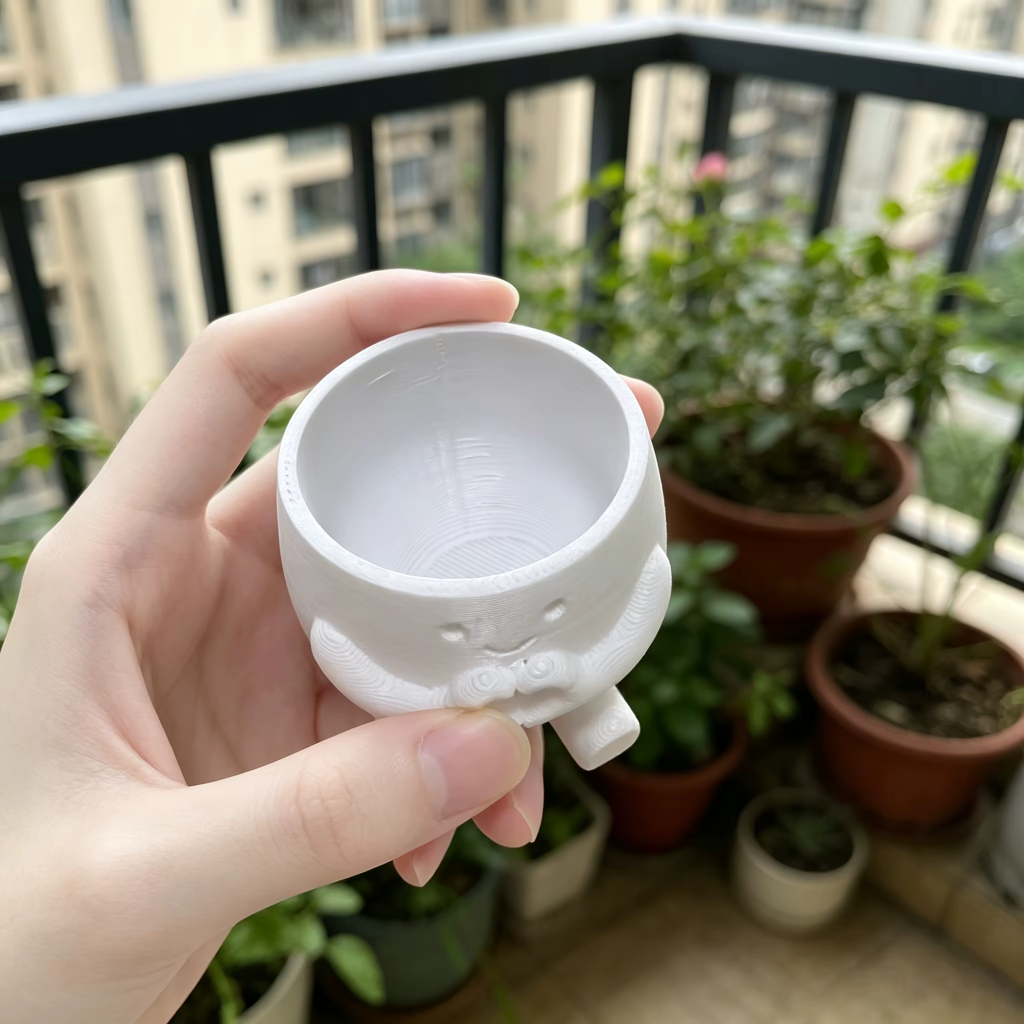 Pot de fleurs en forme de cœur