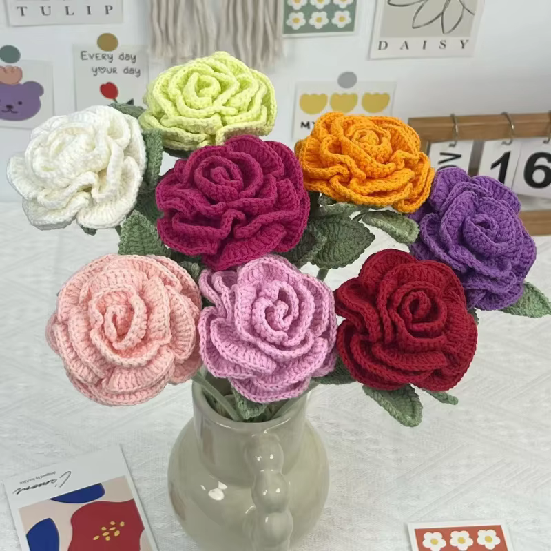 Bouquet de roses en raphia au Crochet fait à la main