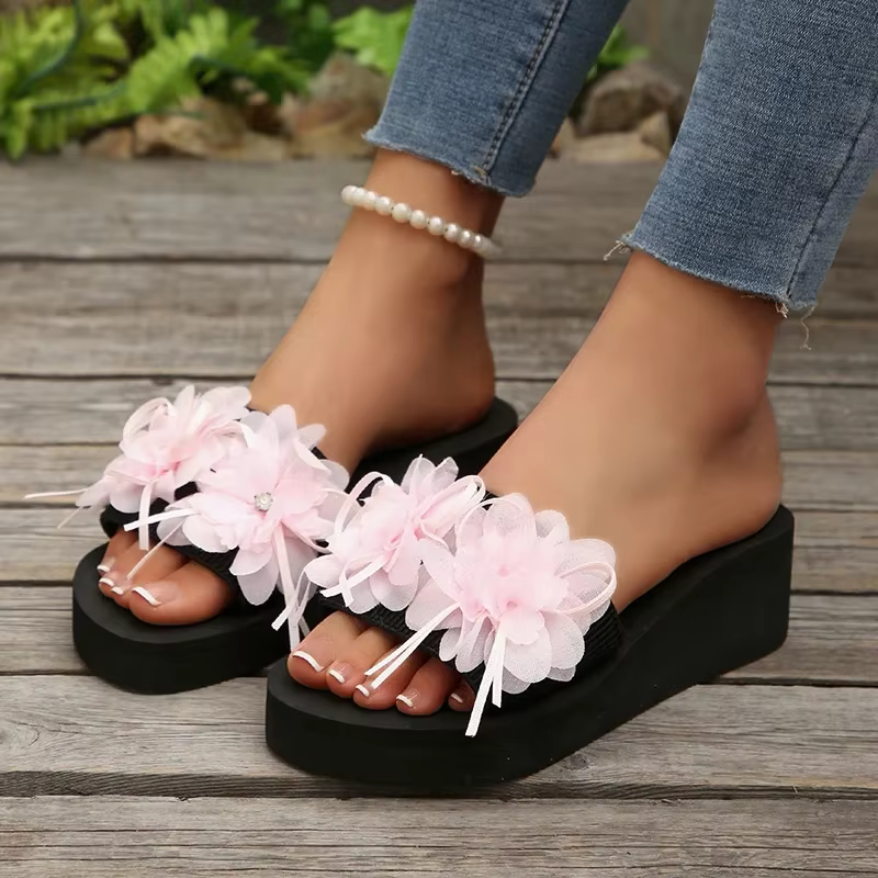 Mode fleur compensées talon haut maison pantoufles femmes été semelle épaisse tirer sur chaussures dames plage pantoufles plates décontractées Mujer