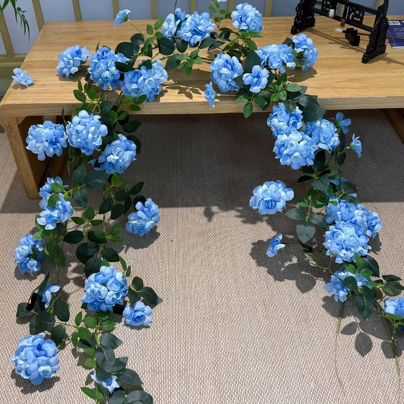 Lot de 2 guirlandes de roses artificielles de 1