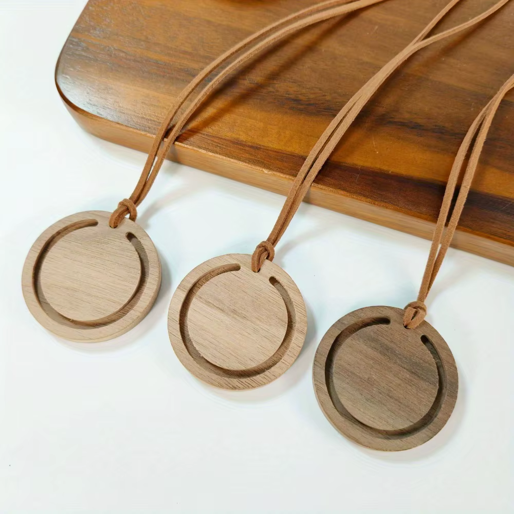 Diffuseur rond en bois de qualité supérieure, fait à la main en bois de cire blanche et noyer noir, accessoires aromatiques de Suspension de voiture élégants, 1 pièce