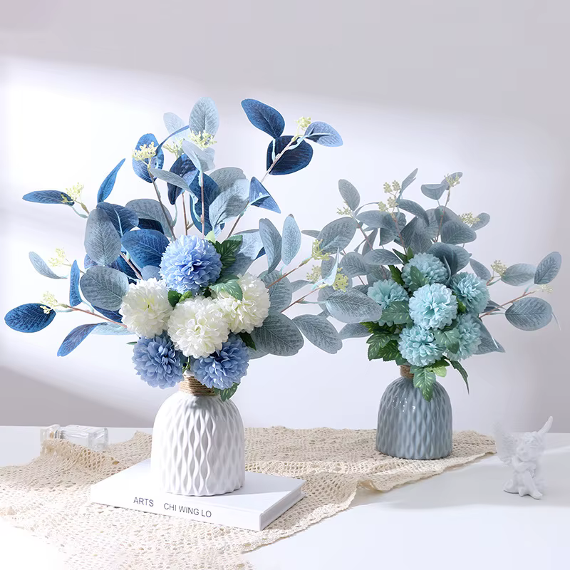 Bouquet de Fausses Fleurs Bleues et Blanches