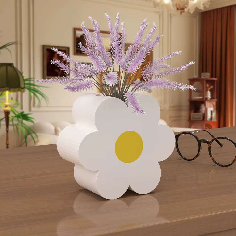 Le petit vase fleuri est durable et n'est pas facile à casser