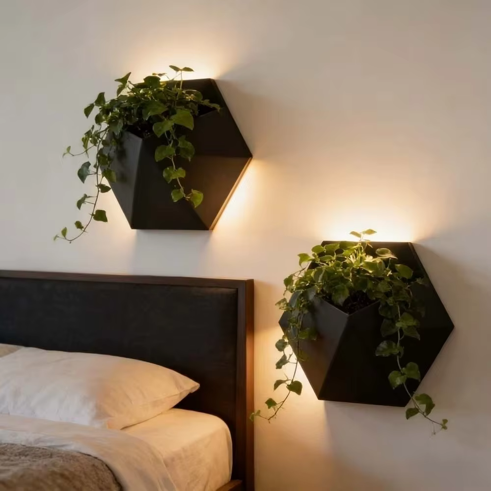 Pot de fleurs mural hexagonal avec trous de fixation