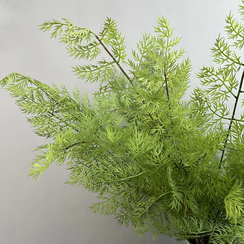 Plantes vertes artificielles en plastique