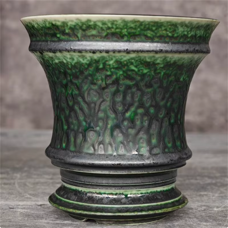 ‌ Pot en porcelaine vert algue pour plantes grimpantes