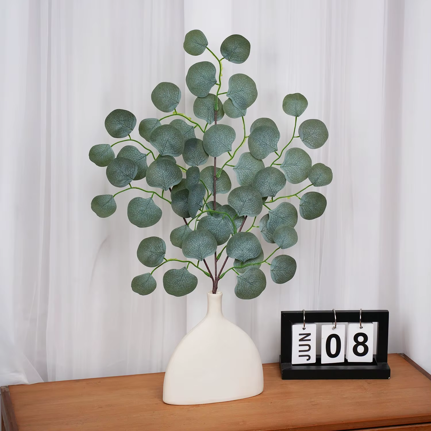 Plantes artificielles de vigne en feuille d'eucalyptus