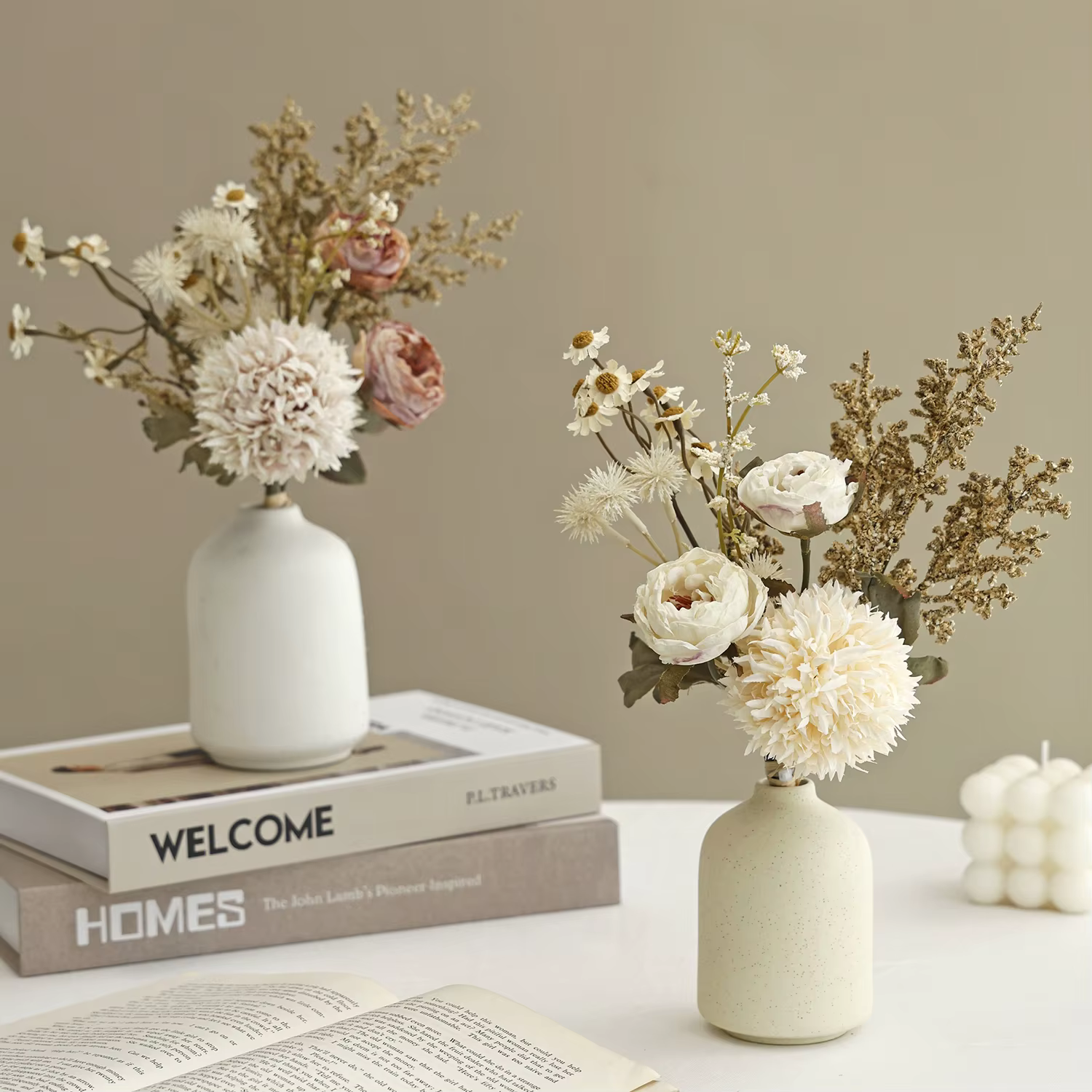 Combinaison de fleurs artificielles pour mariage