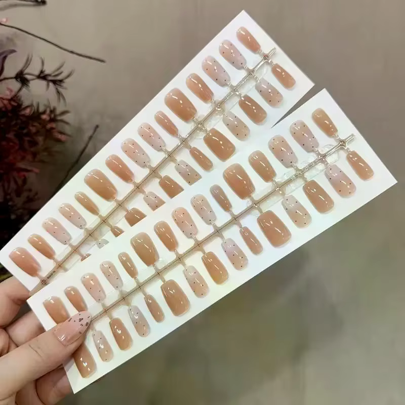30 faux ongles rouges à bout français avec fleurs, couvrance totale, pour femmes, pose rapide DIY, finition naturelle, look professionnel