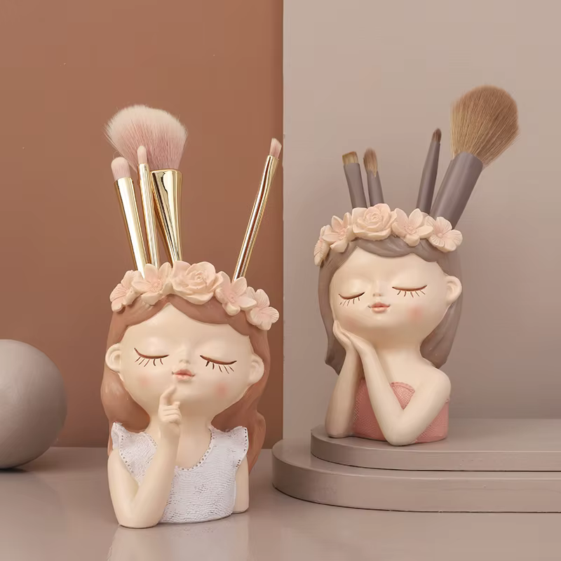 Pot de fleur de fille mignonne pour plantes succulentes