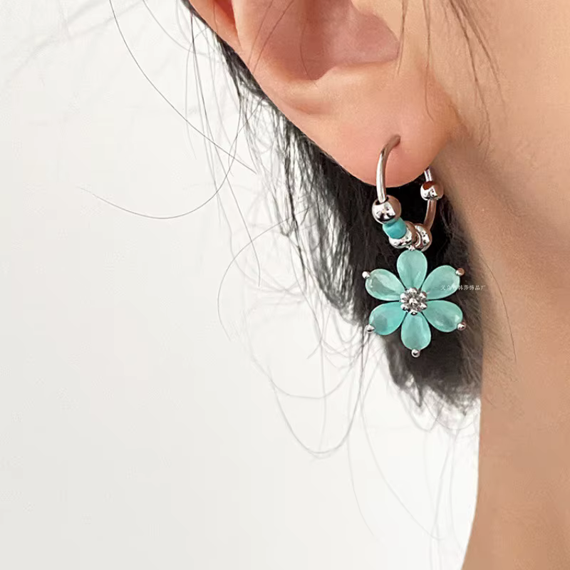 Boucles d'oreilles françaises en forme de menthe douce pour femmes, bijoux simples en métal, à la mode, cadeaux quotidiens d'été