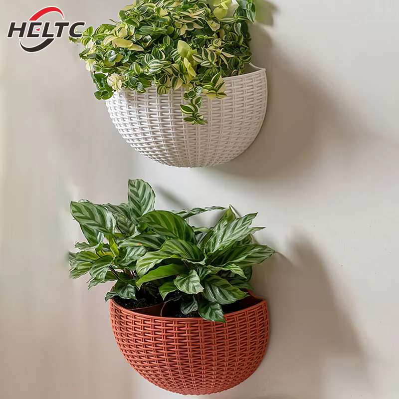 Pot de fleur mural en plastique exquis