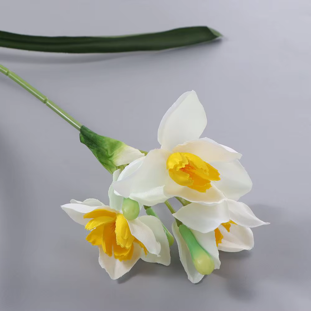Fleurs de narcisse artificielles au toucher réel